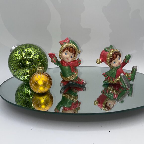 Vintage hand painted holly berry Christmas Ice Skater Girls on pond lighted OOAK - Picture 6 of 14